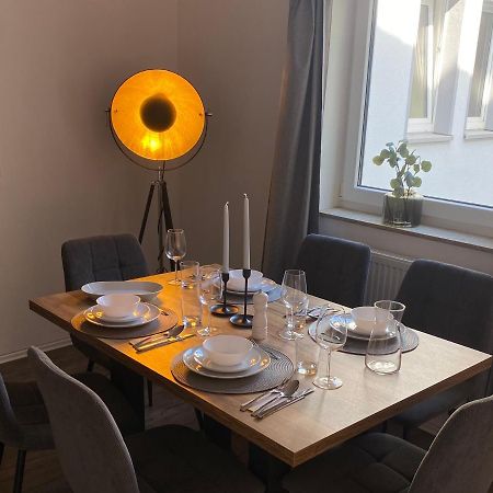 Im Zentrum, Modernes City Apartment Вюрцбург Экстерьер фото